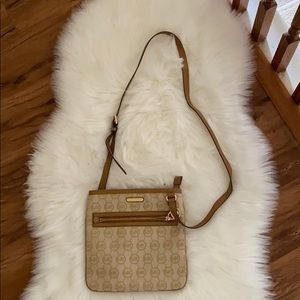 Michael kors crossbody bag